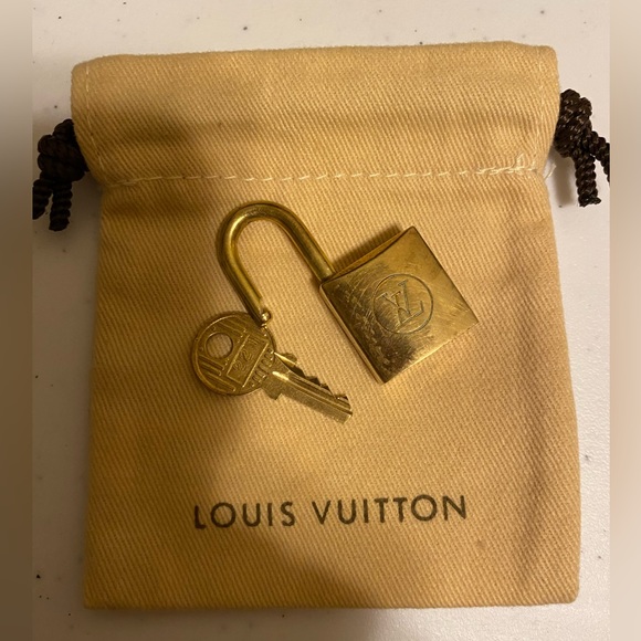 Louis Vuitton Lock With Key - Vintasje